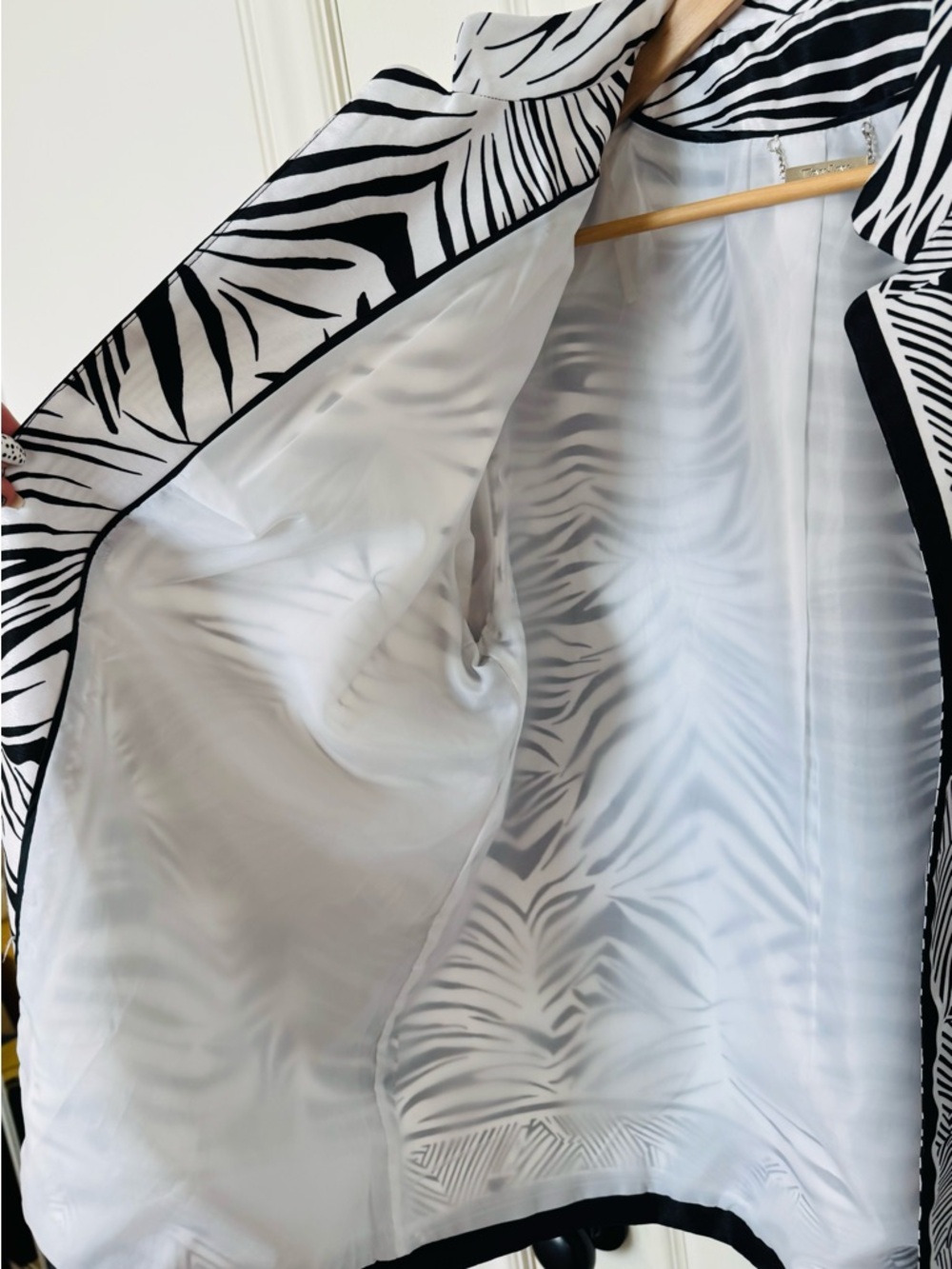TanJay Women’s Zebra-Print Black & White Open Front Jacket Plus Size 18 NWOT - Picture 4 of 13